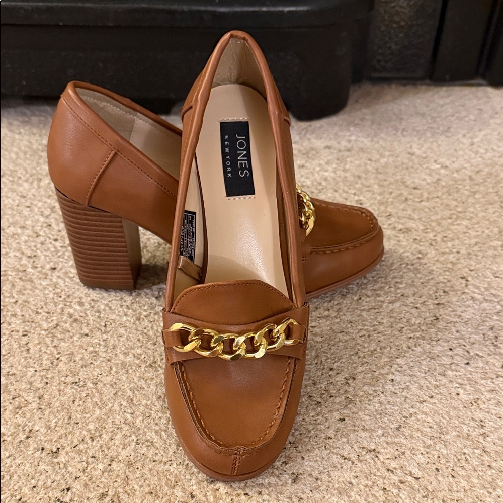 Jones‎ New York Brown Heels with Gold Chain Accent
